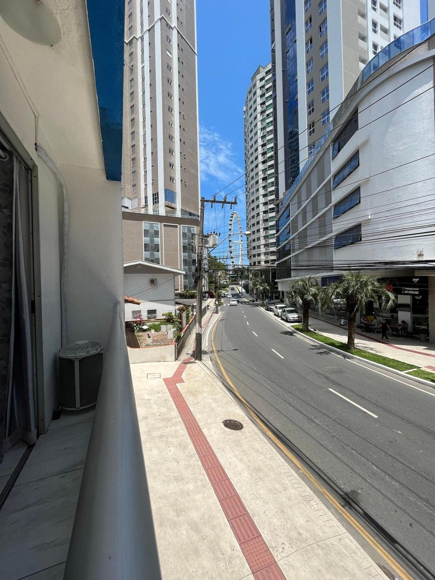 Ma01- Kitnet Com Ar | Vista Big Wheel | Garagem Apartment Balneário Camboriú Екстериор снимка